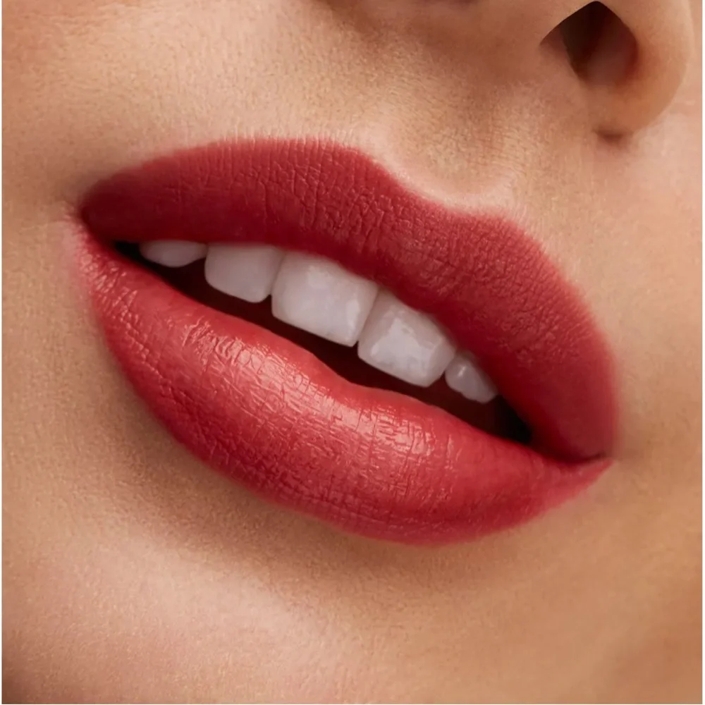 MAC Lustreglass Lipstick Business Casual